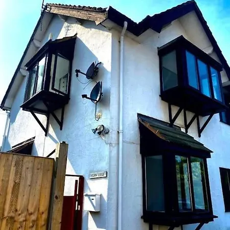2 Bedroom House In Rhos-On-Sea Exterior photo